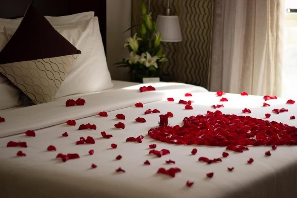 Дубай: Savoy Crest Hotel Apartment
