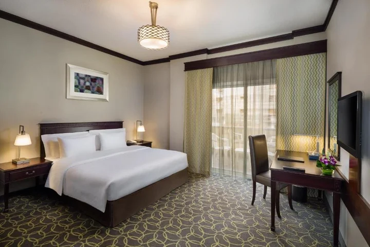 Дубай: Savoy Crest Hotel Apartment