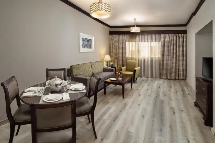 Дубай: Savoy Crest Hotel Apartment