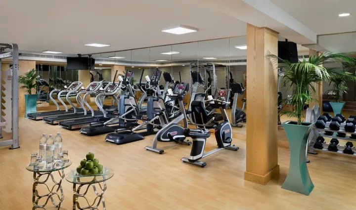 Дубай: Savoy Crest Hotel Apartment