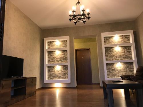 Степанцминда: Hill House