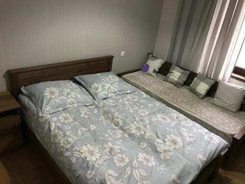 Степанцминда: Hill House
