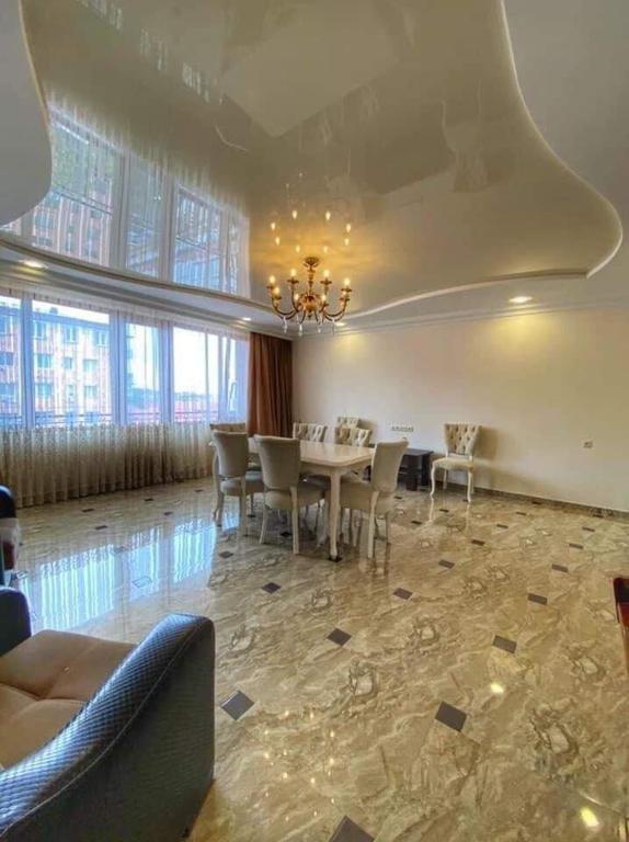 Батуми: Apartment Dolphin