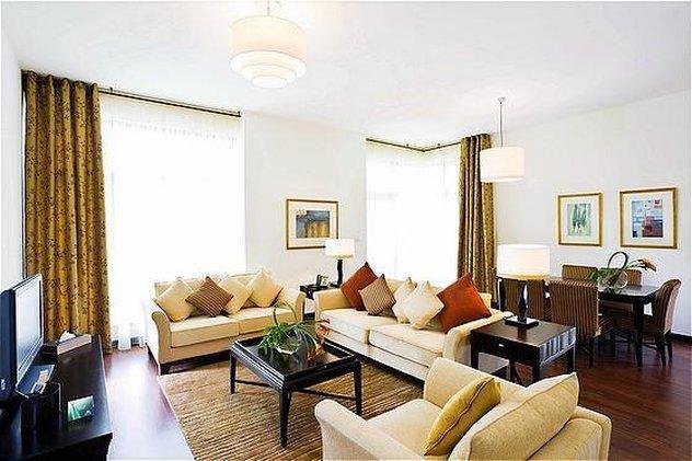 Дубай: Green Lakes Serviced Apartments