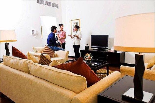 Дубай: Green Lakes Serviced Apartments