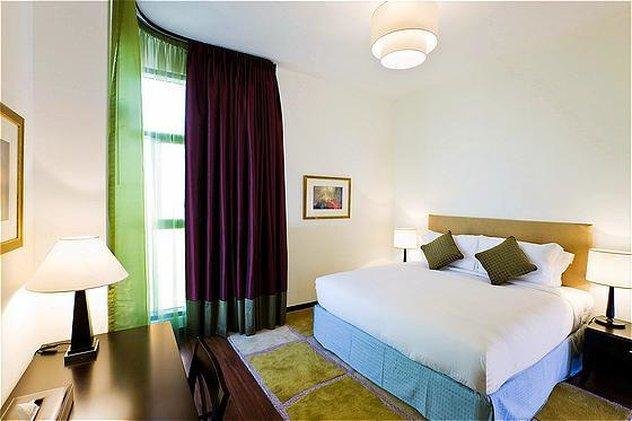 Дубай: Green Lakes Serviced Apartments