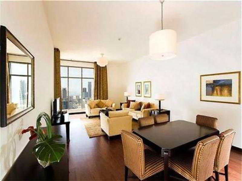 Дубай: Green Lakes Serviced Apartments
