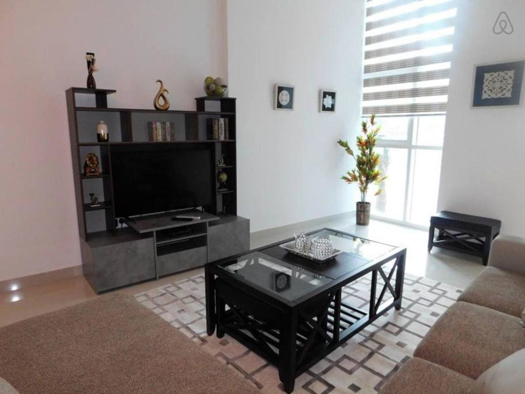 Дубай: Luton Vacation Homes - Continental Tower