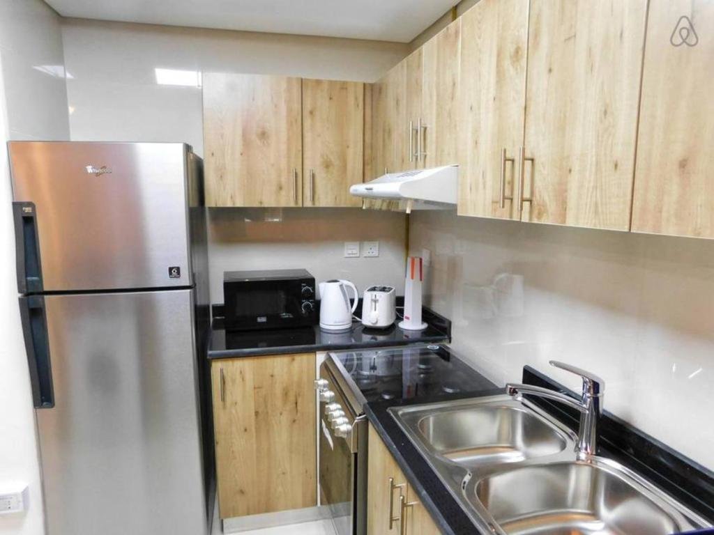 Дубай: Luton Vacation Homes - Continental Tower