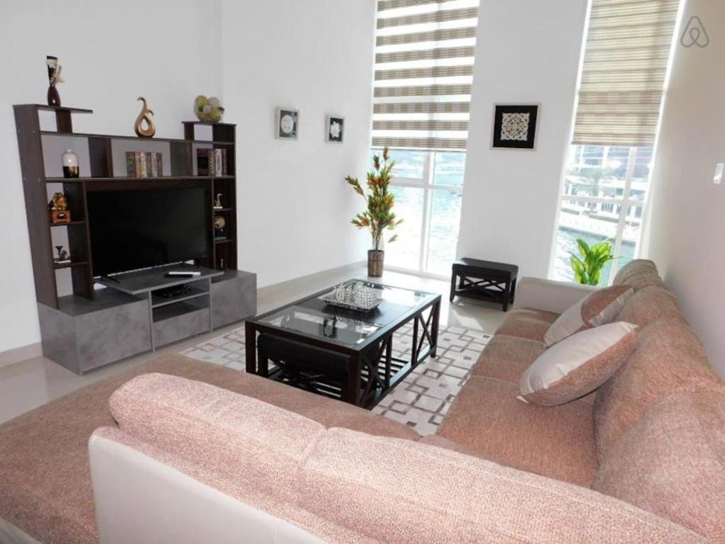 Дубай: Luton Vacation Homes - Continental Tower