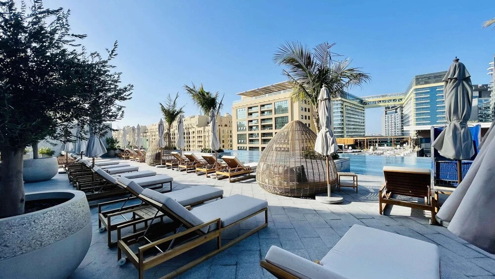 Дубай: LUX Iconic Views at Palm Tower Suite 1