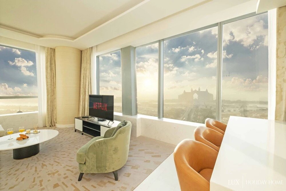 Дубай: LUX Iconic Views at Palm Tower Suite 1
