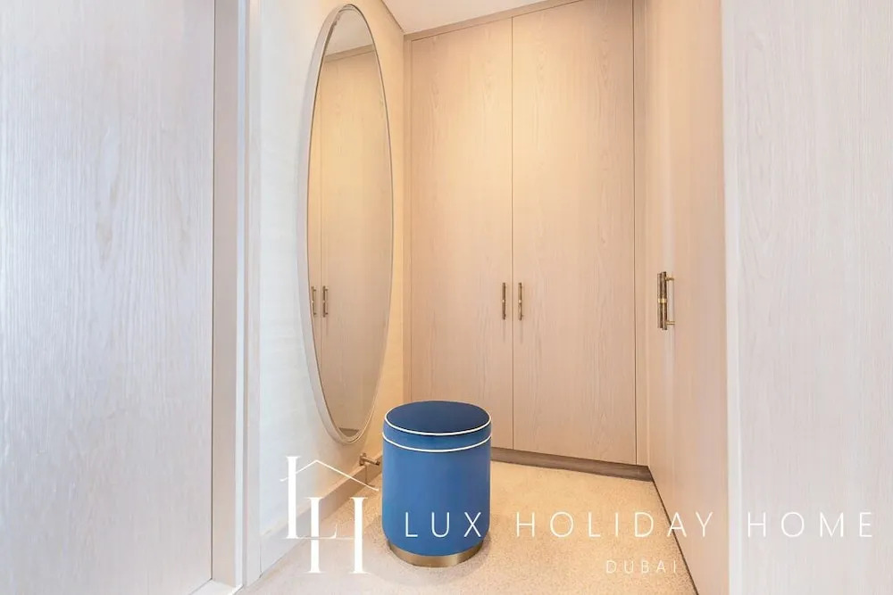 Дубай: LUX Iconic Views at Palm Tower Suite 1