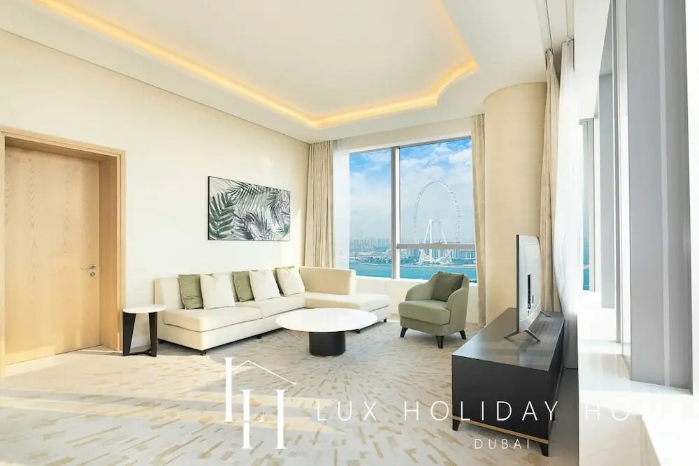 Дубай: LUX Iconic Views at Palm Tower Suite 1