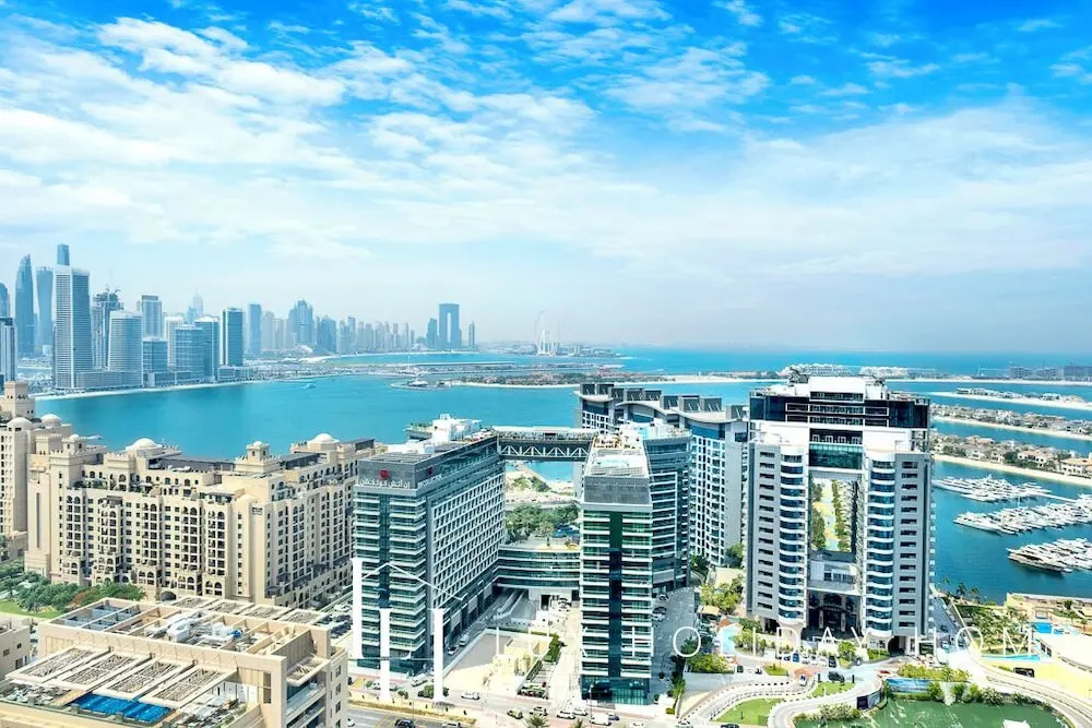Дубай: LUX Iconic Views at Palm Tower Suite 1