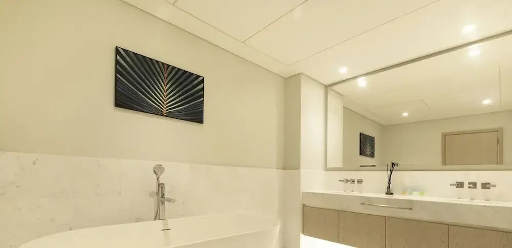 Дубай: LUX Iconic Views at Palm Tower Suite 1