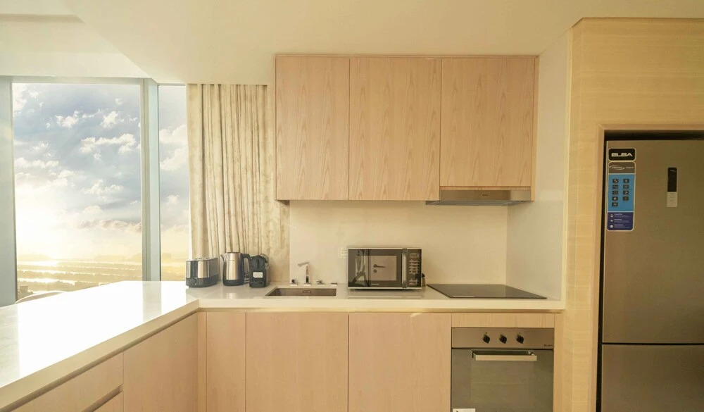 Дубай: LUX Iconic Views at Palm Tower Suite 1