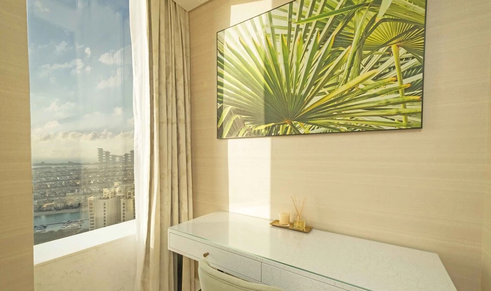 Дубай: LUX Iconic Views at Palm Tower Suite 3