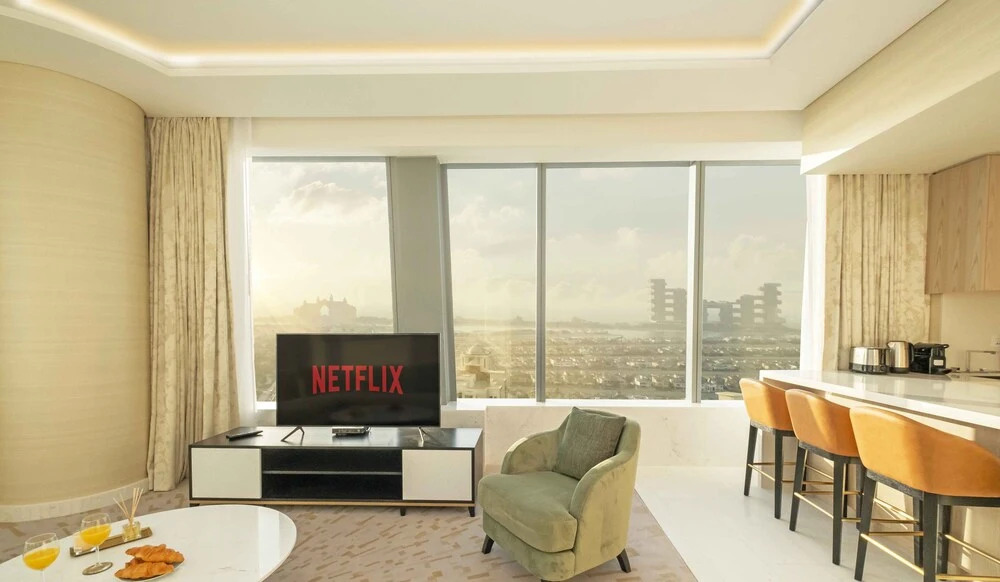 Дубай: LUX Iconic Views at Palm Tower Suite 3
