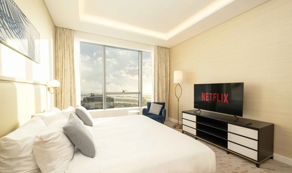 Дубай: LUX Iconic Views at Palm Tower Suite 3