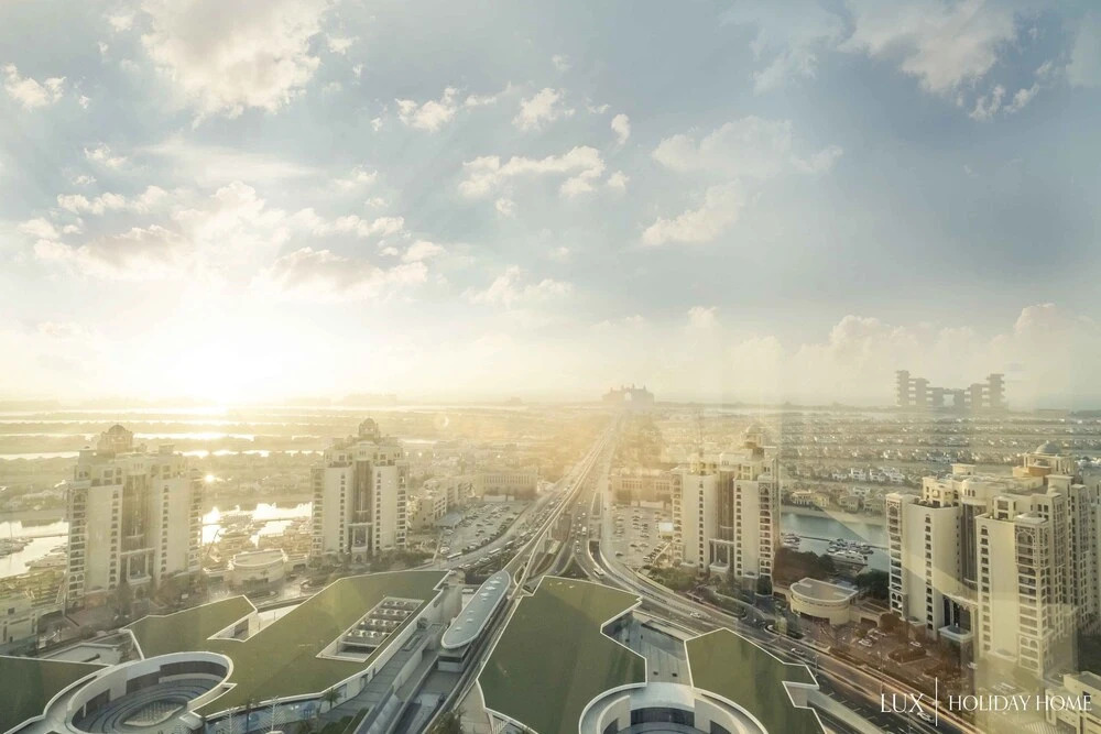Дубай: LUX Iconic Views at Palm Tower Suite 3