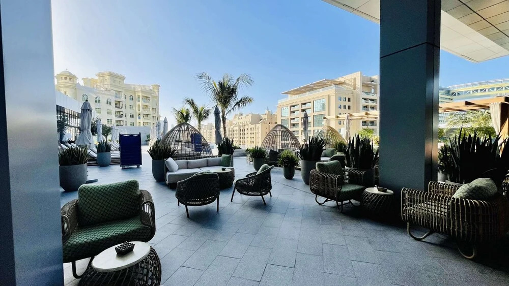 Дубай: LUX Iconic Views at Palm Tower Suite 3