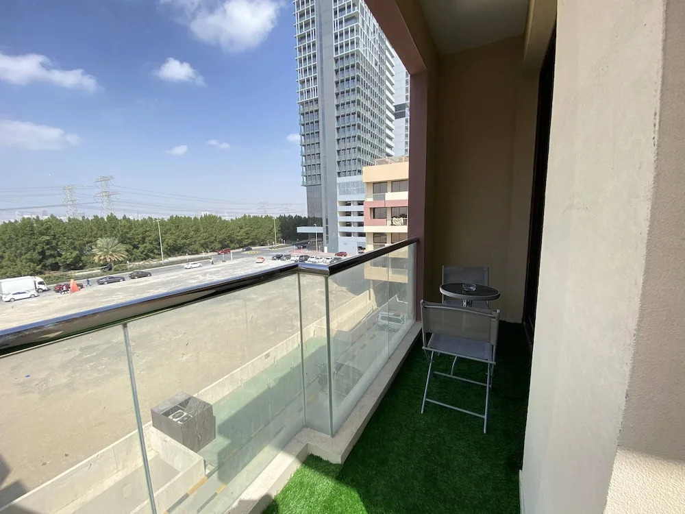 Дубай: Lux BnB 1BD JVC