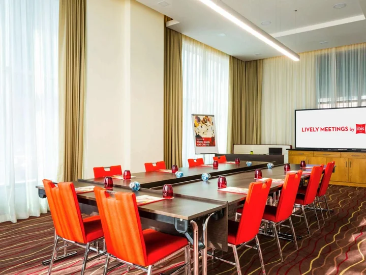 Дубай: Отель Ibis Mall Avenue Dubai