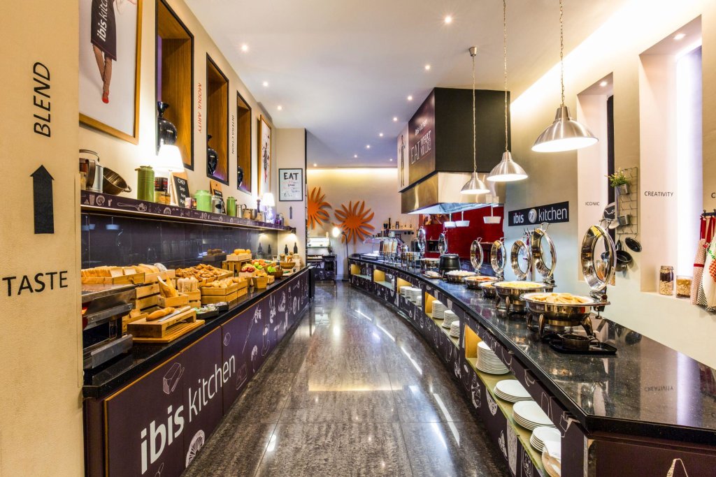 Дубай: Отель Ibis Mall Avenue Dubai