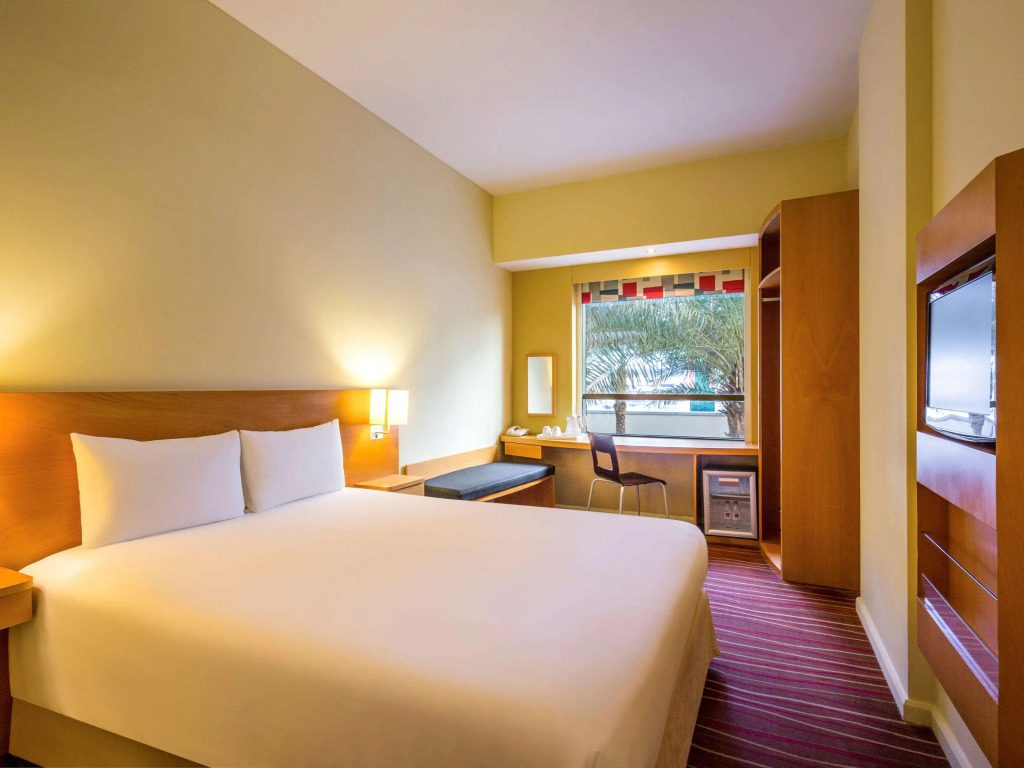 Дубай: Отель Ibis Mall Avenue Dubai