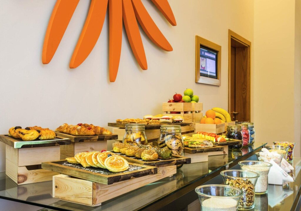 Дубай: Отель Ibis Mall Avenue Dubai