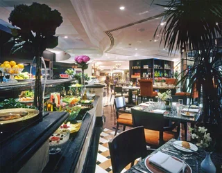 Абу-Даби: Отель Sheraton Khalidiya