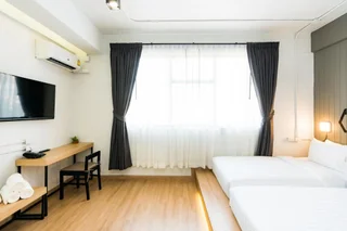 Абу-Даби: Отель Sheraton Khalidiya