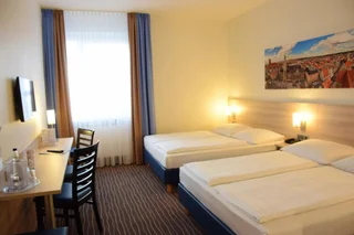 Абу-Даби: Отель Sheraton Khalidiya