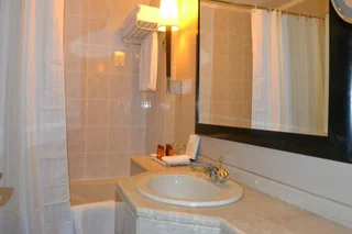 Абу-Даби: Отель Sheraton Khalidiya
