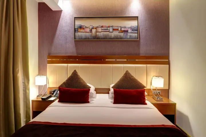 Абу-Даби: Отель Sheraton Khalidiya