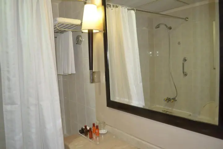 Абу-Даби: Отель Sheraton Khalidiya