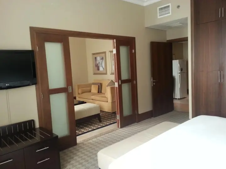 Абу-Даби: Отель Sheraton Khalidiya