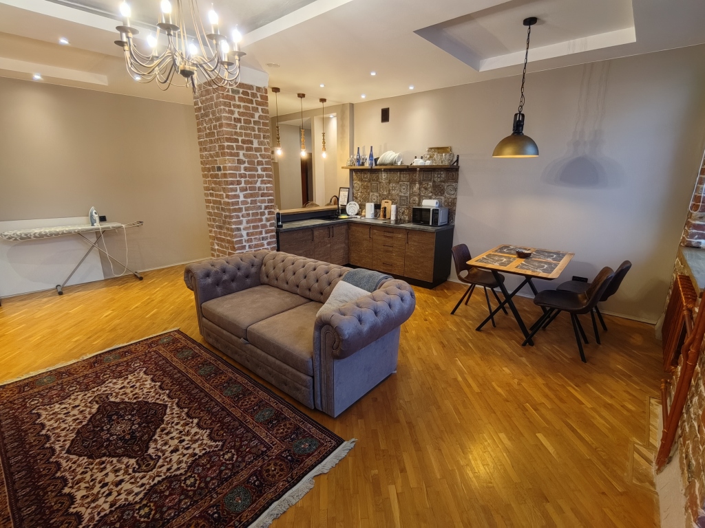 Минск: Апартаменты InterLoft 8 Old Town Free Parking Wi-Fi 100/50 Smart TV