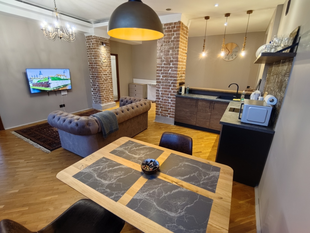 Минск: Апартаменты InterLoft 8 Old Town Free Parking Wi-Fi 100/50 Smart TV