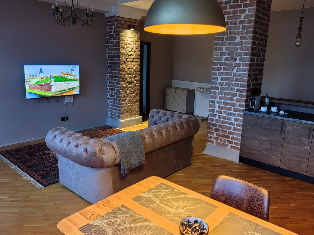 Минск: Апартаменты InterLoft 8 Old Town Free Parking Wi-Fi 100/50 Smart TV