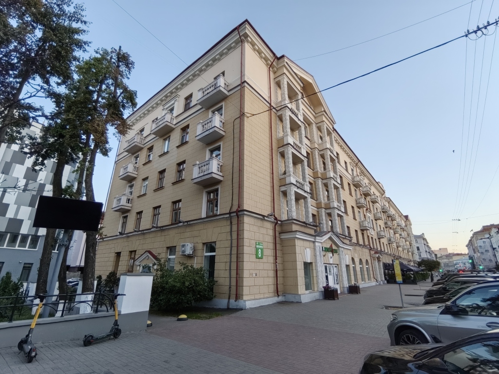 Минск: Апартаменты InterLoft 8 Old Town Free Parking Wi-Fi 100/50 Smart TV