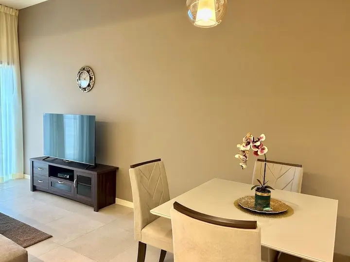 Дубай: Stunning Stay Park View JVC -1bed With Balcony