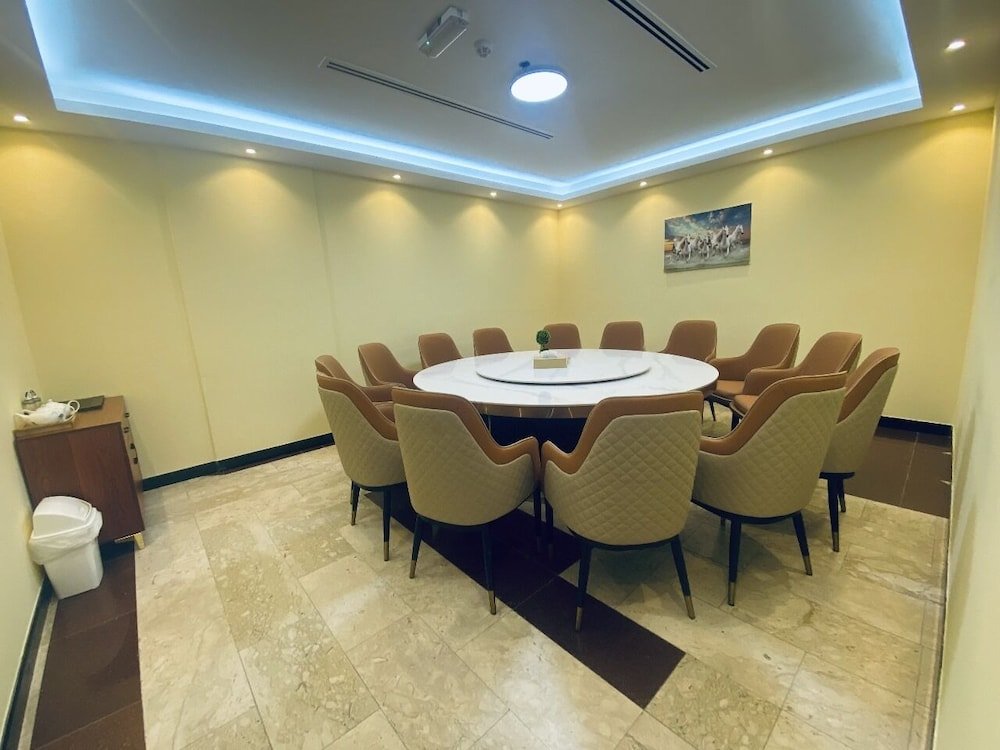 Дубай: Three 888 Hotel