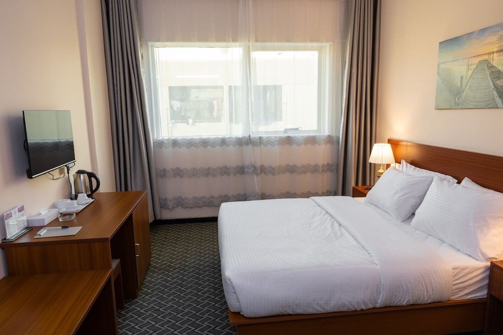 Дубай: Three 888 Hotel