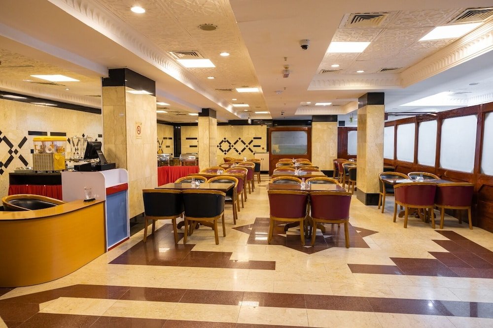 Дубай: Three 888 Hotel