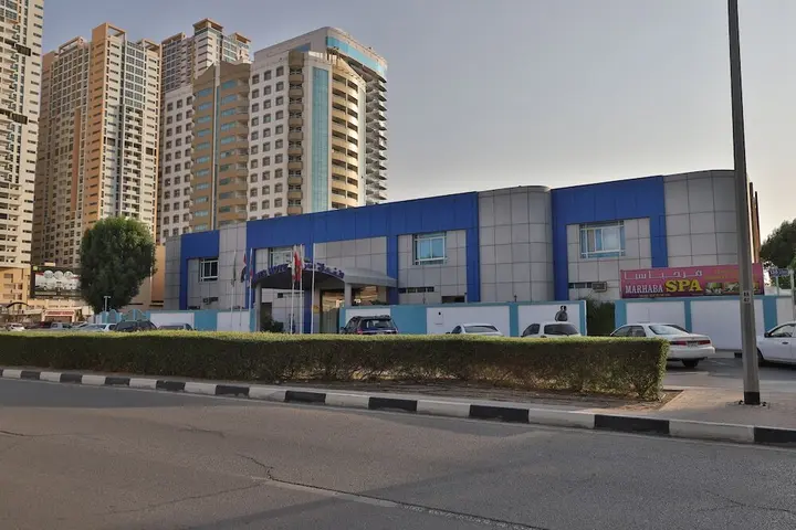 Аджман: Waves Hotel Ajman