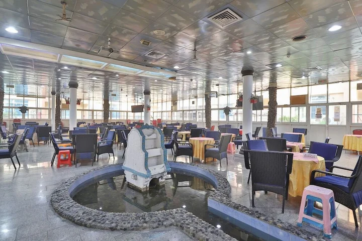 Аджман: Waves Hotel Ajman