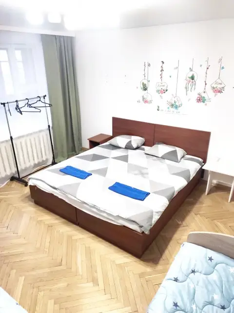 Апартаменты с Тремя Отдельными Комнатами и Кухней — фото 3