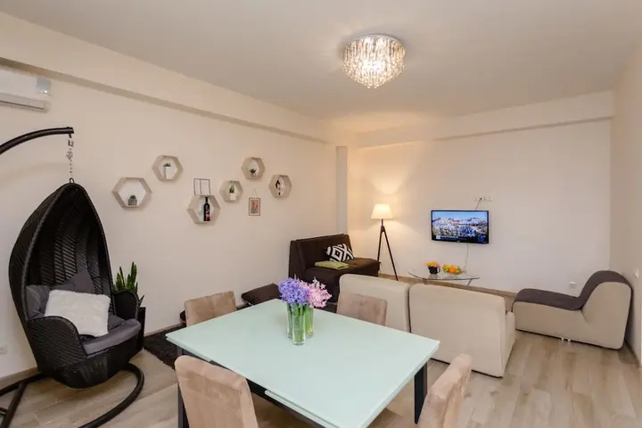 Тбилиси: Falcon Apartments - Rustaveli
